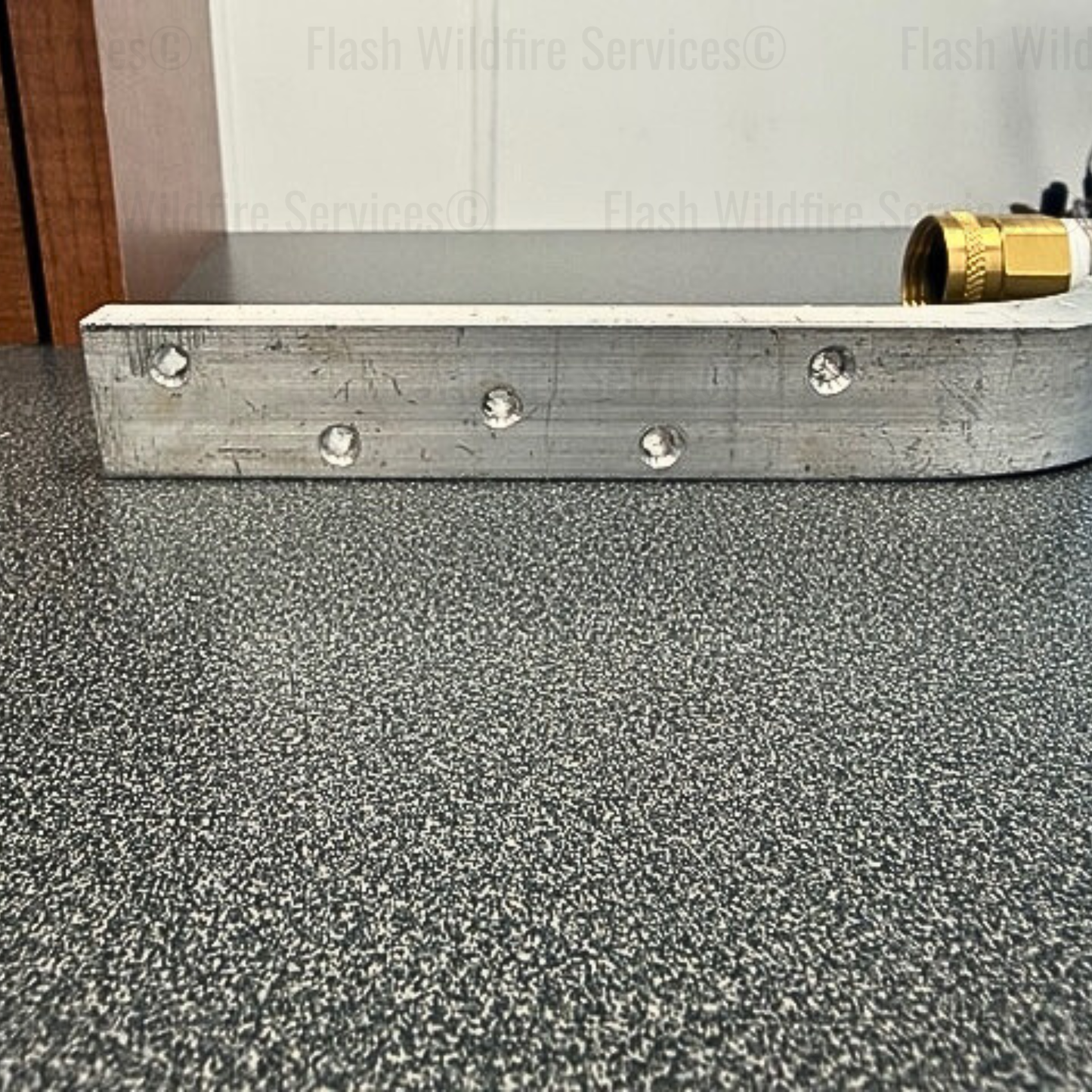 Offset Wall Mount – Aluminum & Brass Swivel for Sprinklers