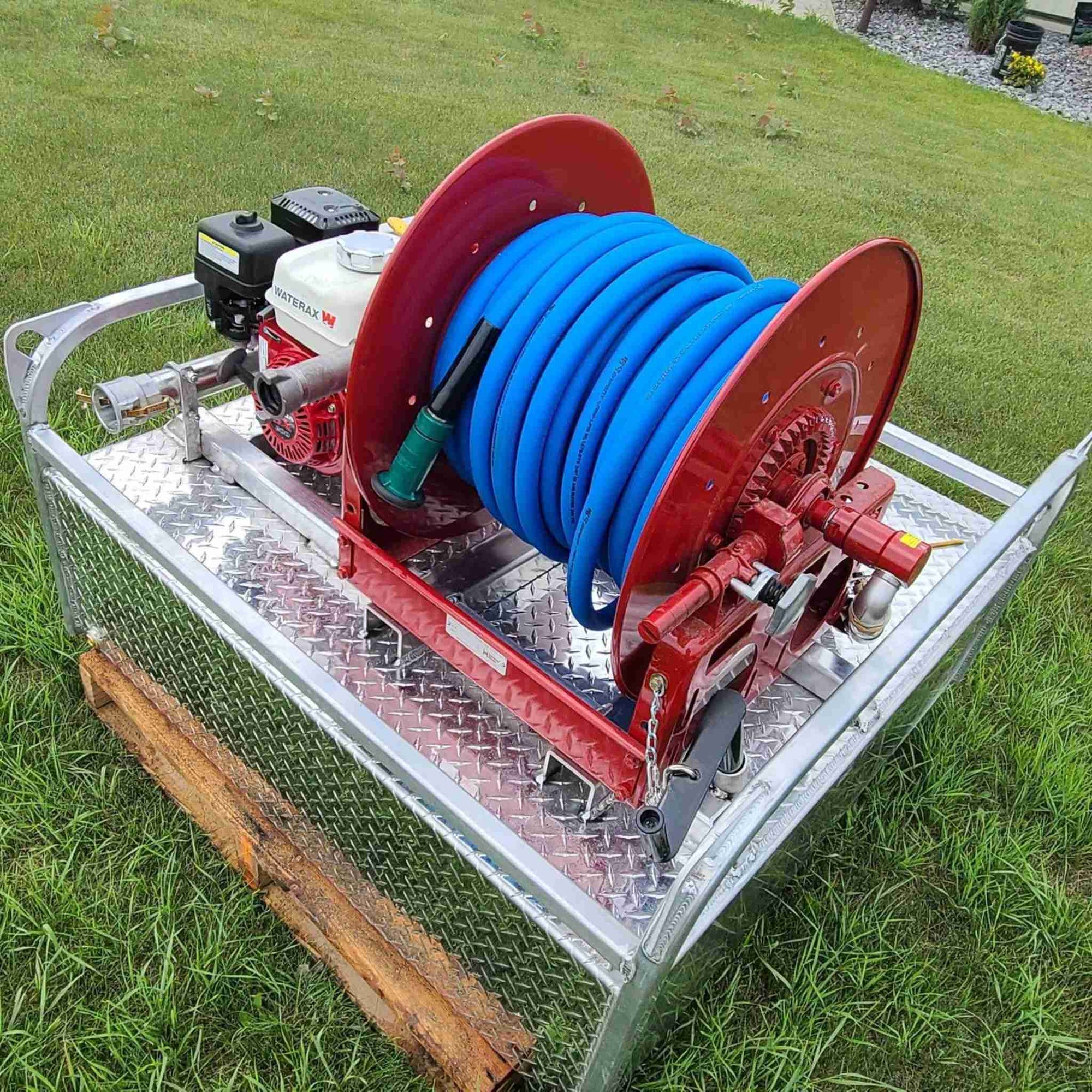 UTV 125 Gallon Slip In Unit with WATERAX Pump and blue hose with reel